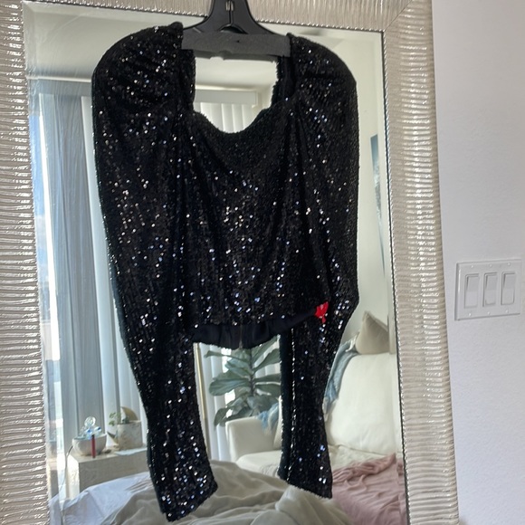 ✨✨🪩RAMY BROOK NEW YORK sequins zipper back cap sleeve blouse 😎 - Picture 5 of 12